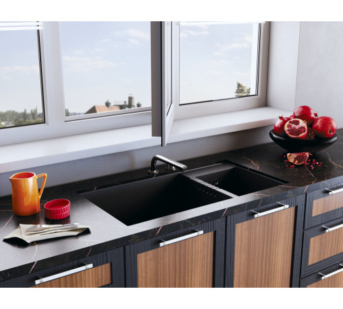 Смеситель для кухни Omoikiri Nara-S-C (4994322) с выдвижным изливом для установки под окно