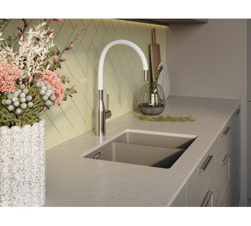 Смеситель для кухни Omoikiri Yatomi 2 Plus BN-WH (4994345) с гибким изливом и подключением к фильтру воды