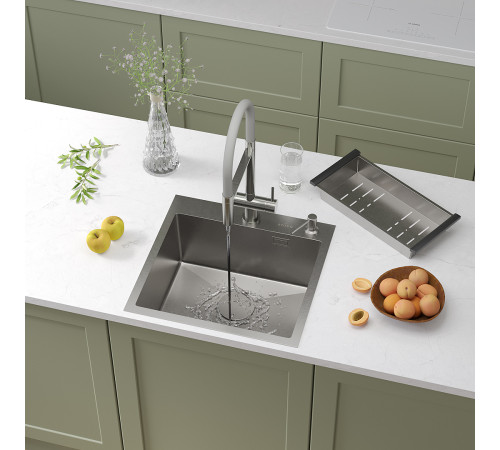 Кухонная мойка Roxen Simple 560220-50 с коландером и дозатором Кухонная мойка Roxen Simple 560220-50 с коландером и дозатором
