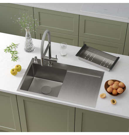 Кухонная мойка Roxen Vespa 560230-70L с коландером и дозатором 780х480х220  сатин