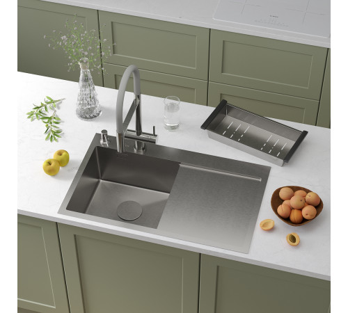 Кухонная мойка Roxen Vespa 560230-70L с коландером и дозатором сатин Кухонная мойка Roxen Vespa 560230-70L с коландером и дозатором сатин