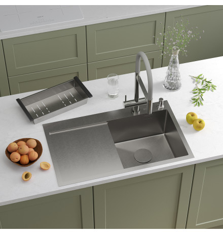 Кухонная мойка Roxen Vespa 560230-70R с коландером и дозатором 780х480х220  сатин